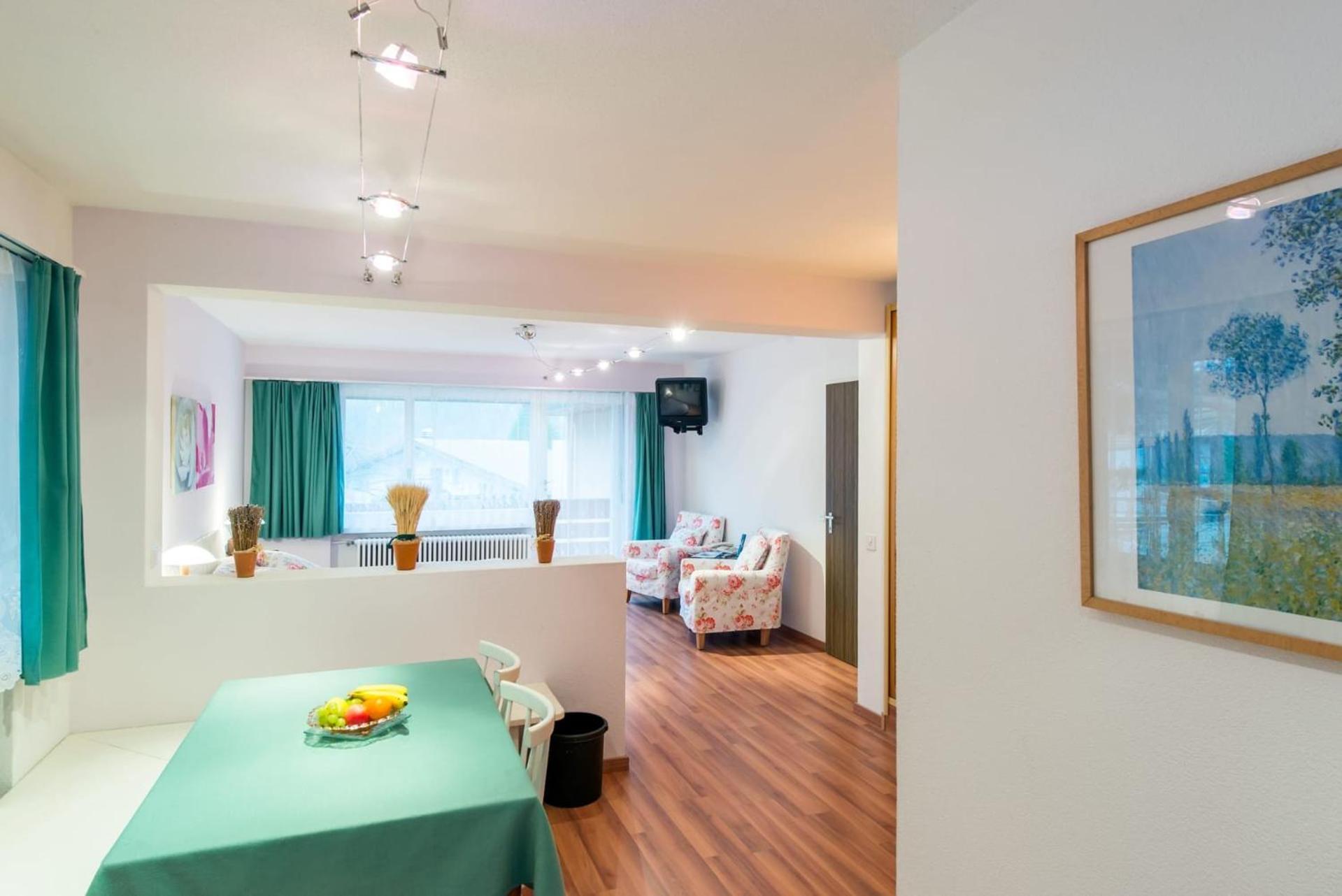 Badehotel Salina Maris – Wellness & Vintage Mörel Esterno foto
